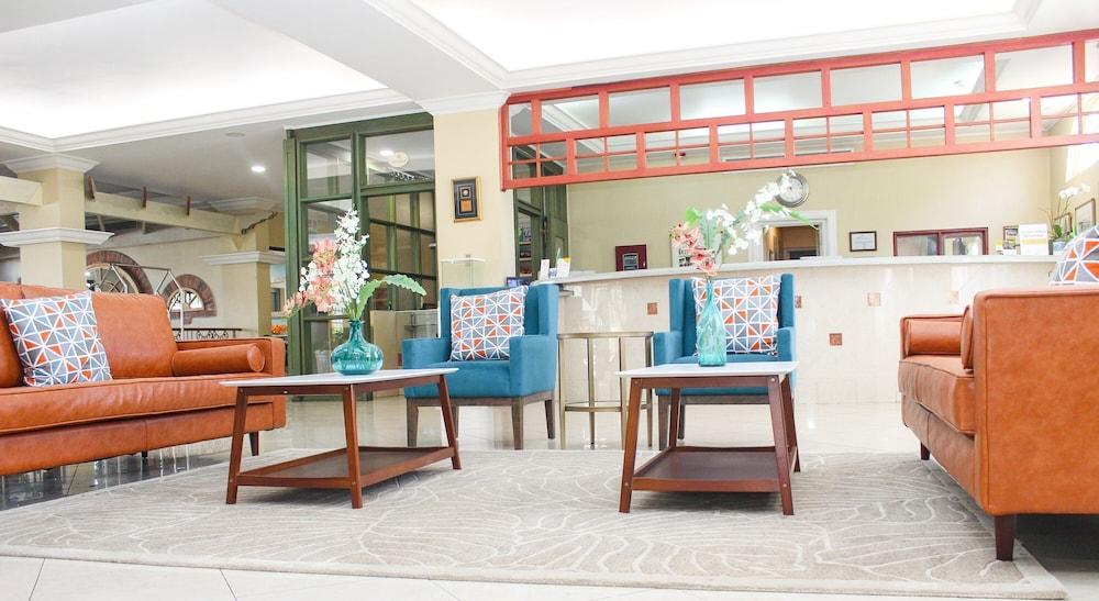 The Knutsford Court Hotel Kingston Buitenkant foto