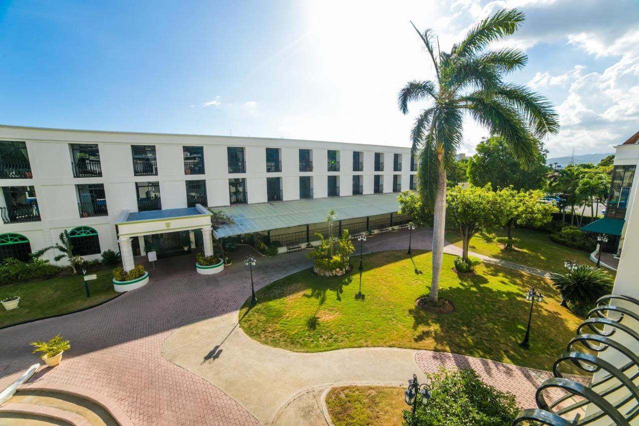 The Knutsford Court Hotel Kingston Buitenkant foto