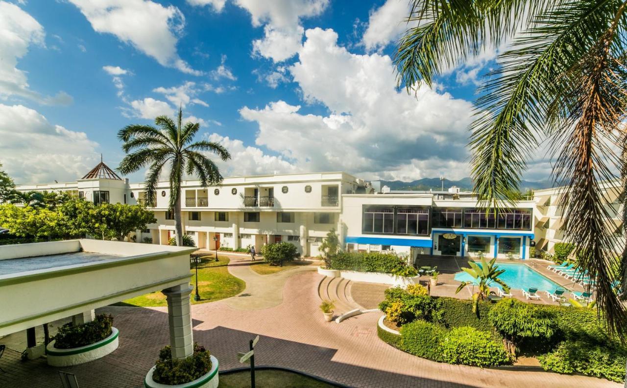 The Knutsford Court Hotel Kingston Buitenkant foto